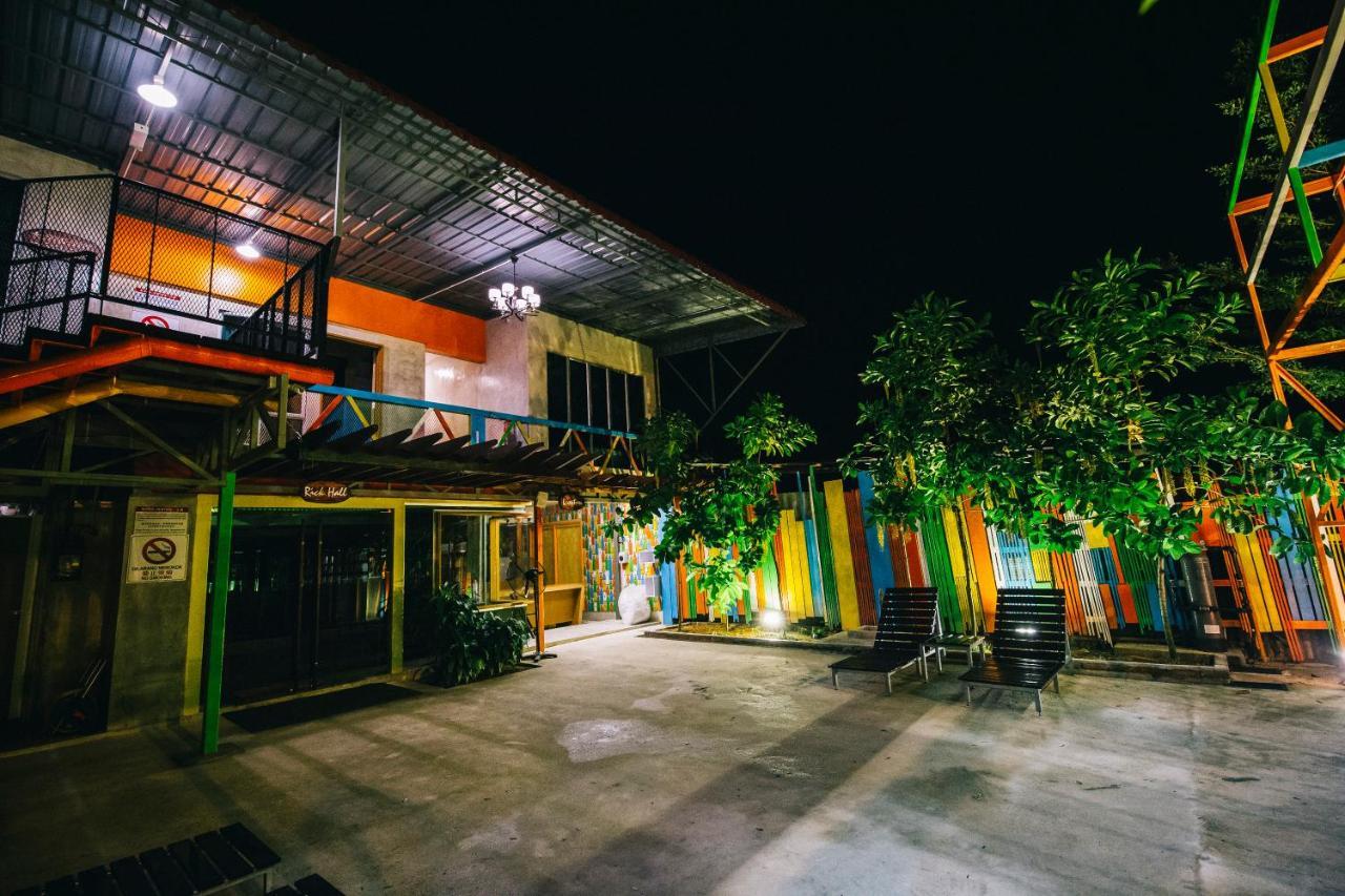 Rick Resort Телук-Интан Экстерьер фото